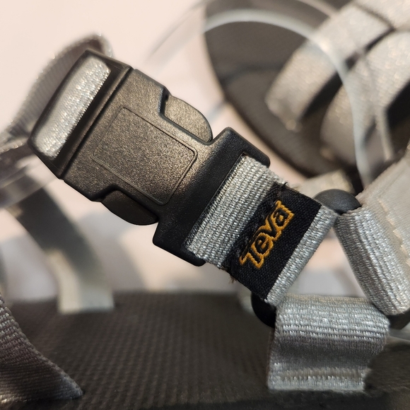 EUC SILVER TEVA DORADO SANDALS SZ 10 - Picture 9 of 10